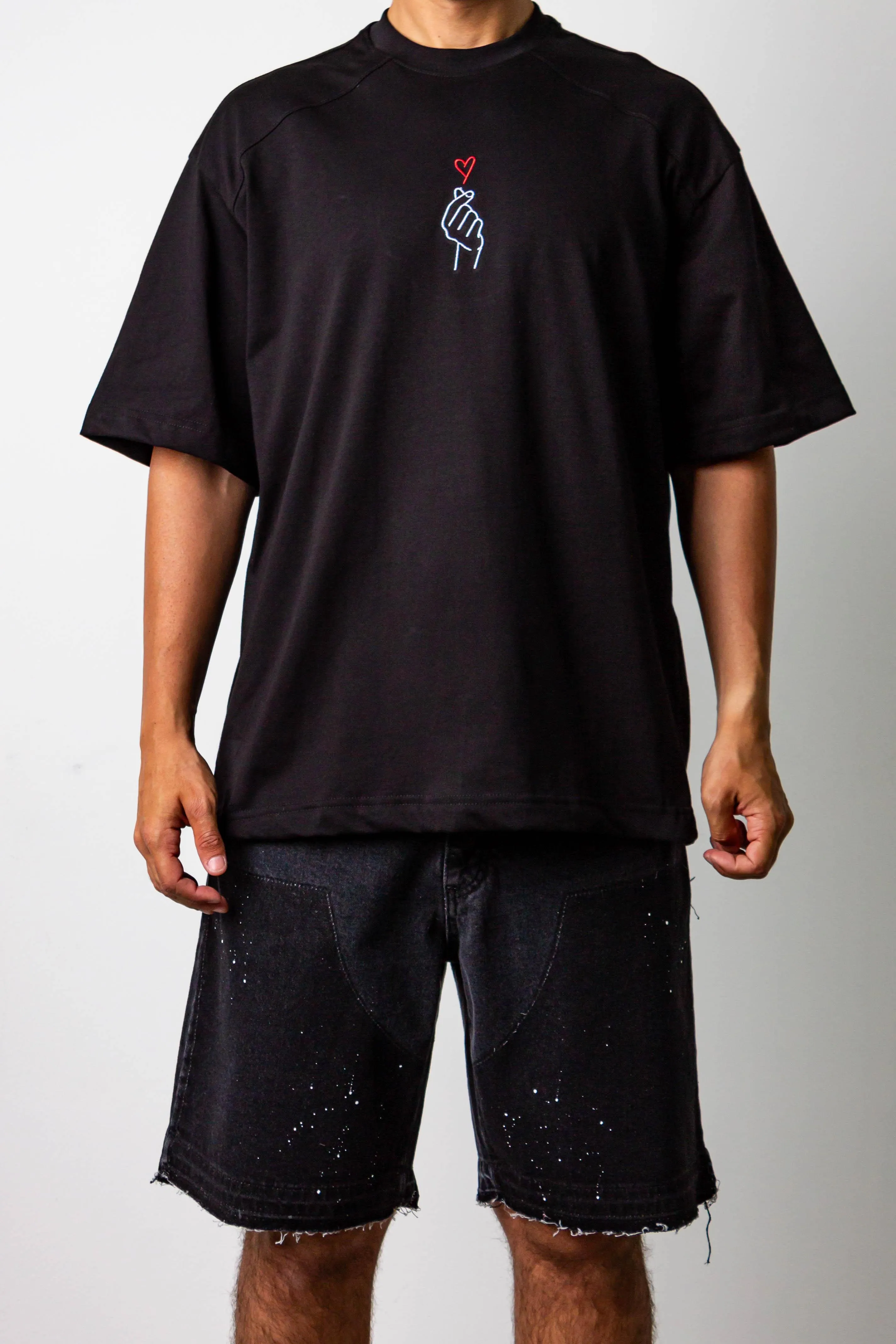 T-shirt con ricamo heart