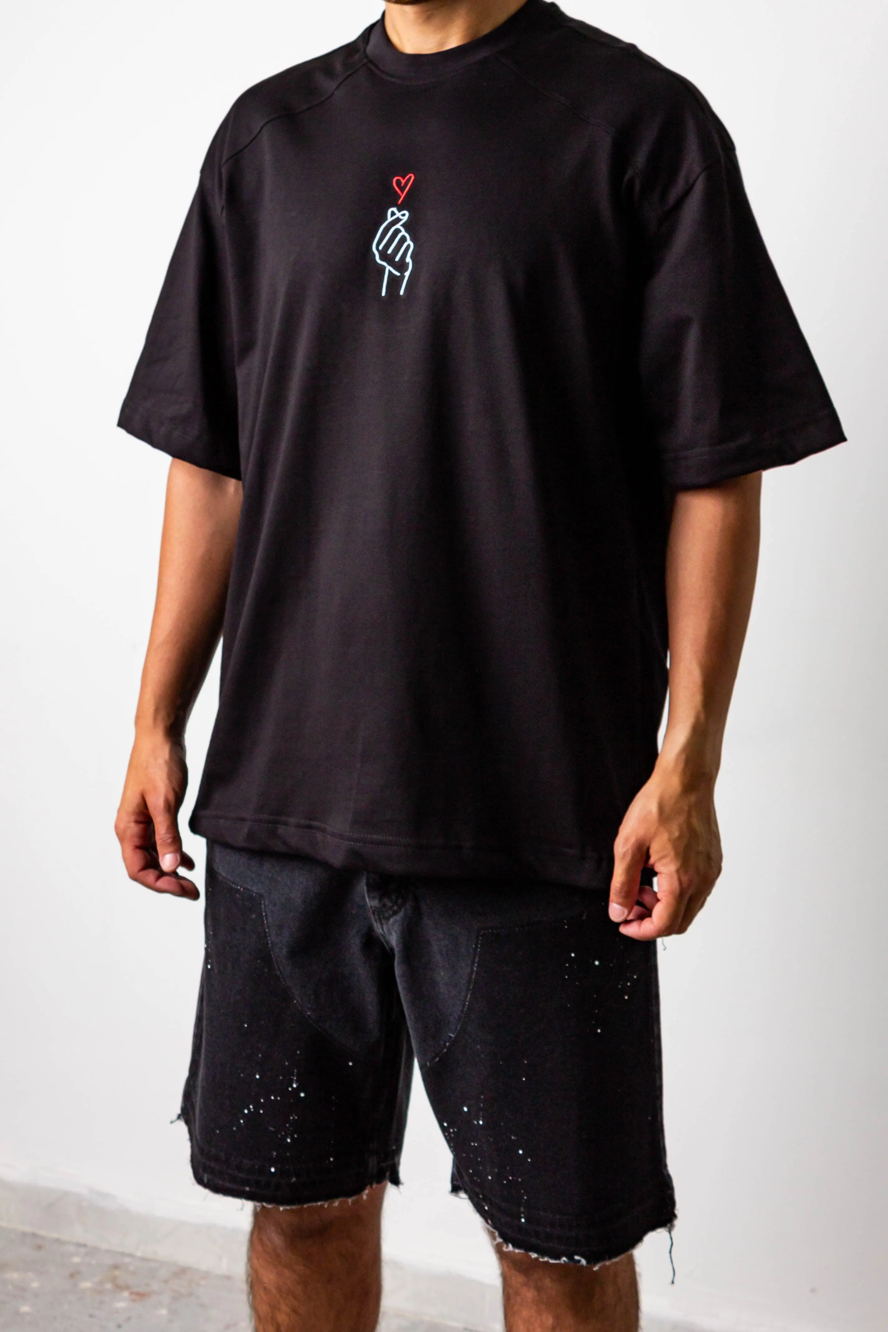 T-shirt con ricamo heart