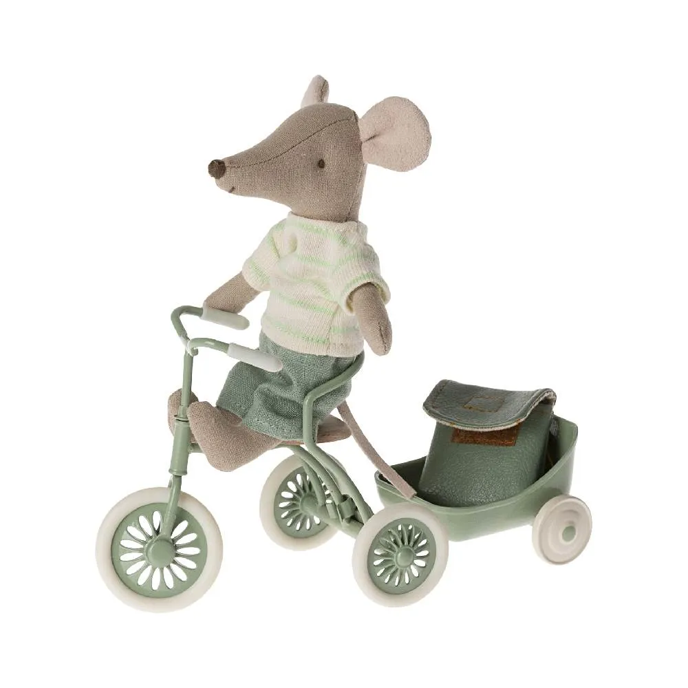 Topolino fratello maggiore con zaino