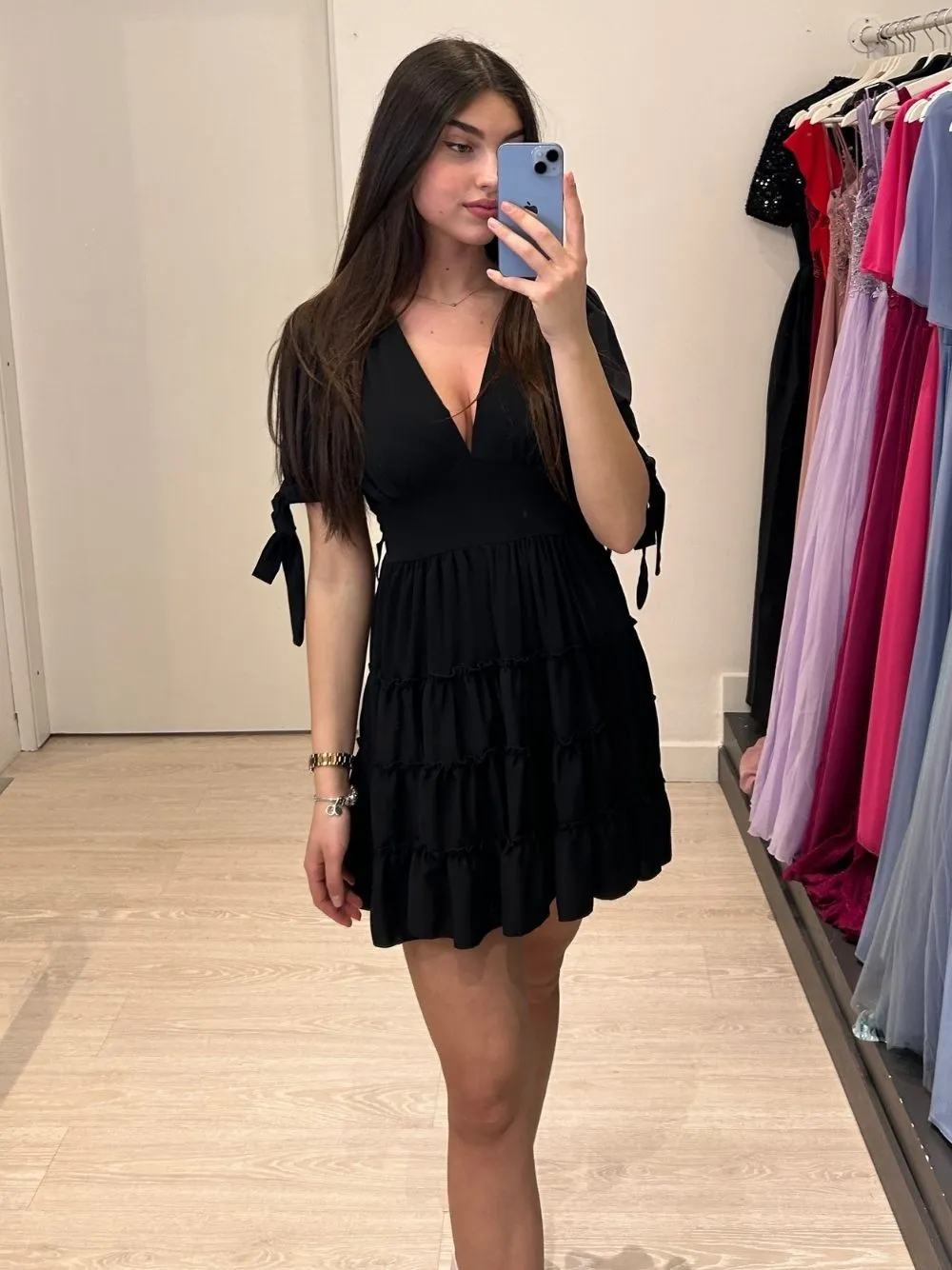 Vestito corto balze maniche corte