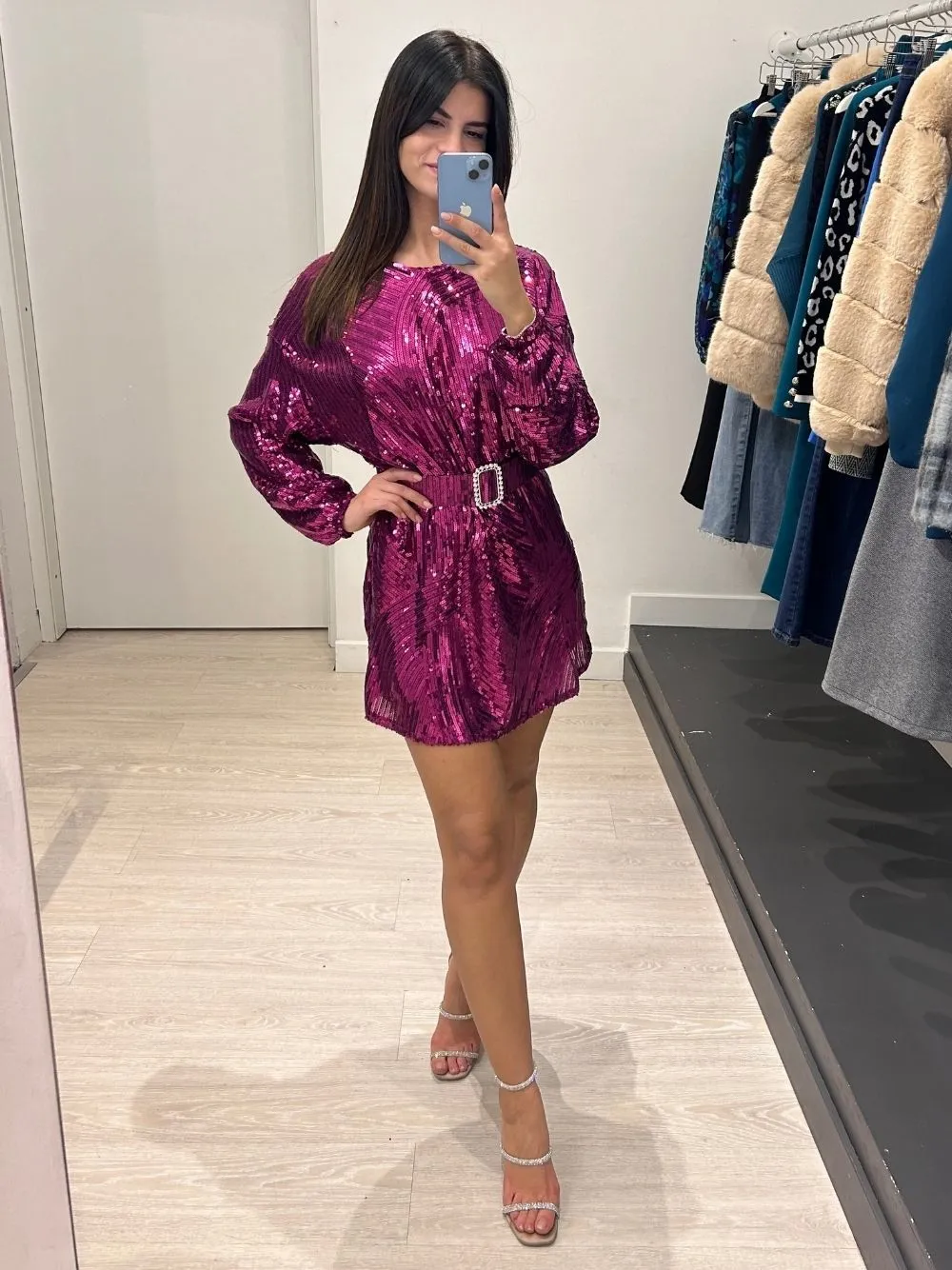 Vestito corto paillettes e cintura
