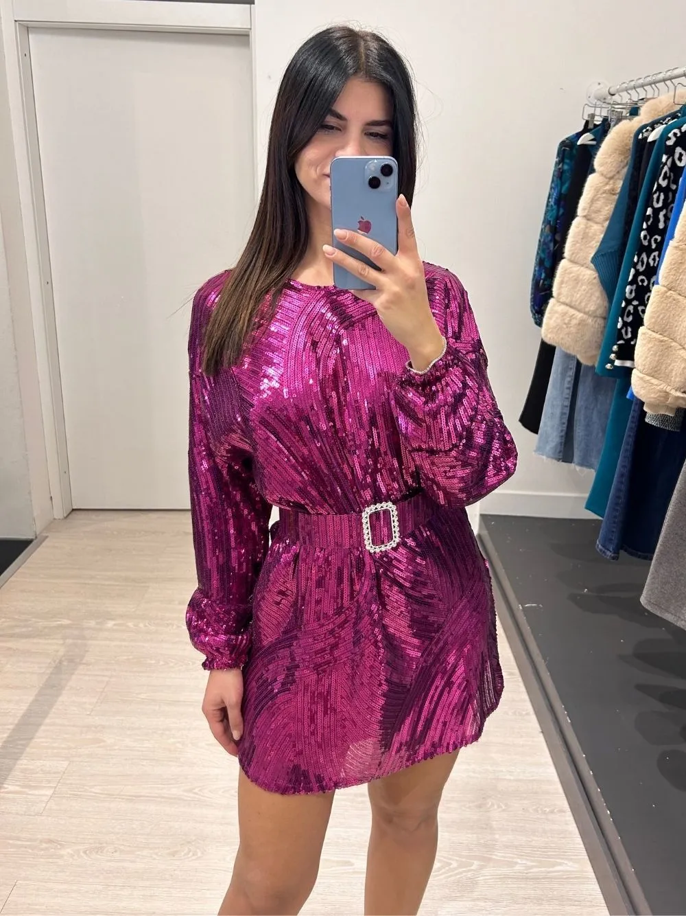 Vestito corto paillettes e cintura