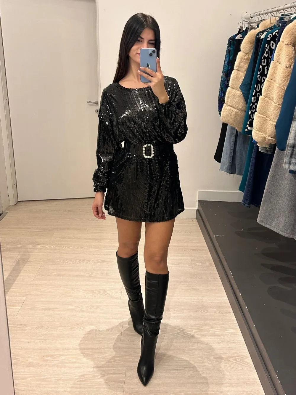 Vestito corto paillettes e cintura