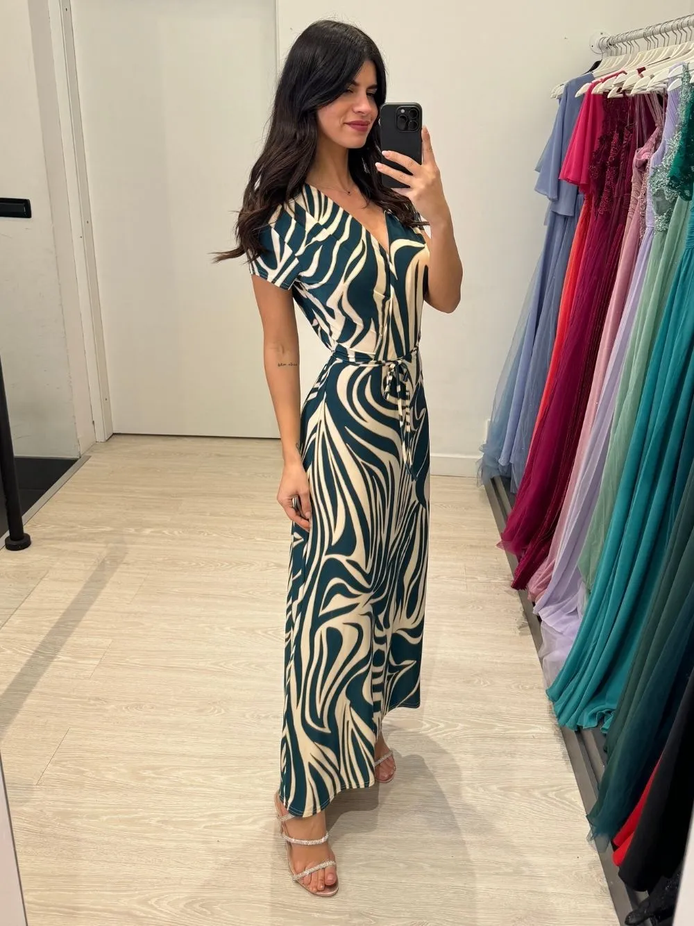 Vestito lungo fantasia scollo v